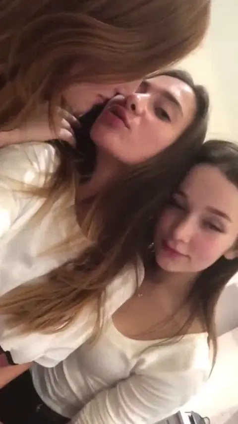 friend kiss